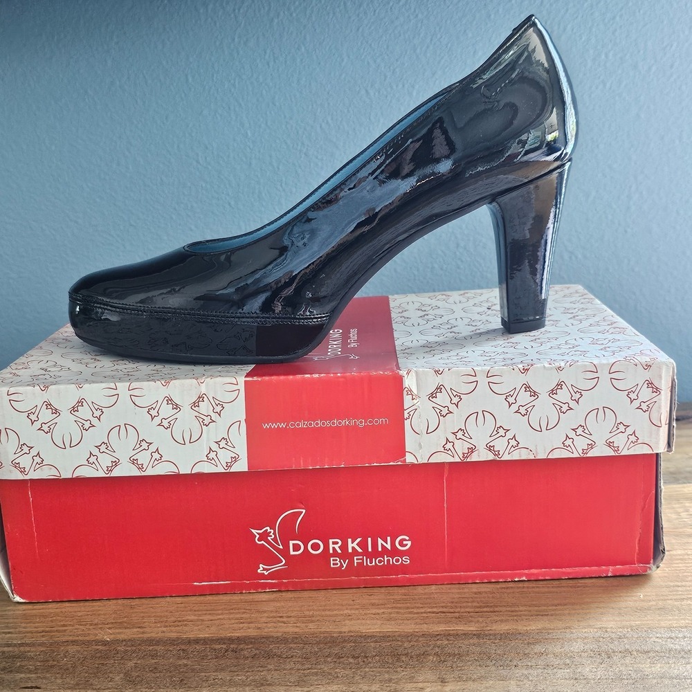 Dorking by Fluchos Made in Spain Round Toe‎ Pump Heels Patent Leather 41 9.5/10